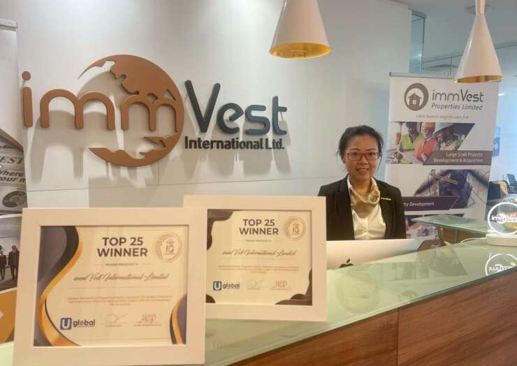 Shan Welcomes Chinese Customers at the Office